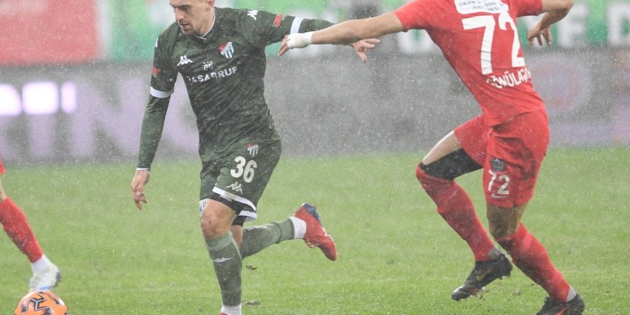 Bursaspor’da Burak Altıparmak Ve Burak Kapacak, Balıkesirspor Maçında Oynayabilecek