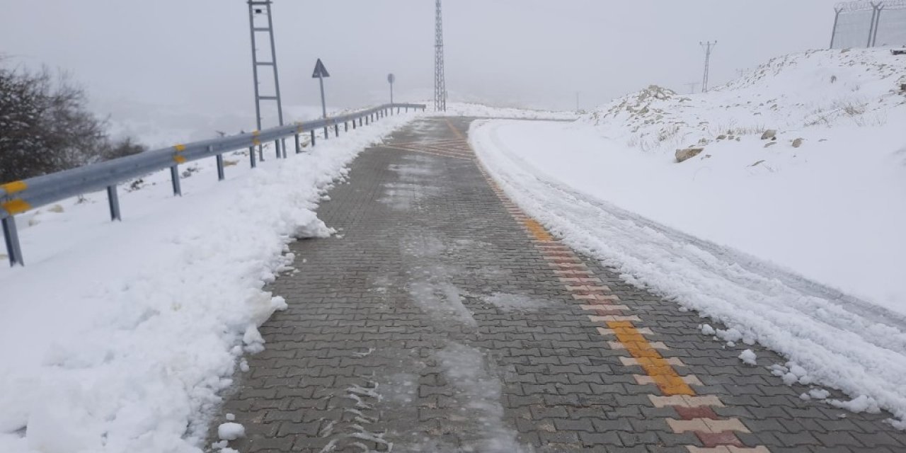 Hatay Büyükşehir Belediyesi Karla Mücadele Çalışmalarını Sürdürüyor