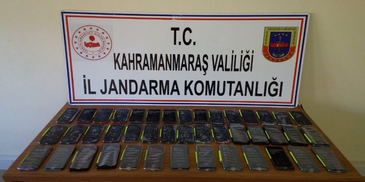 Jandarmadan Kaçak Cep Telefonu Operasyonu: 2 Gözaltı