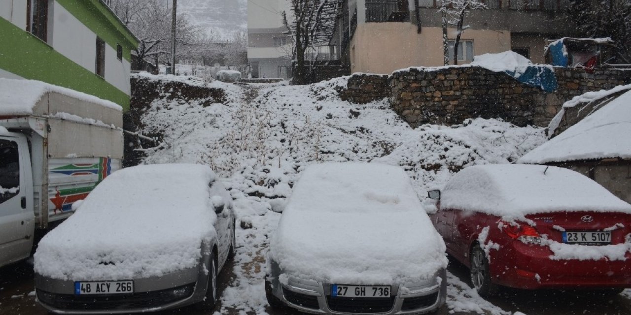 Şırnak’ta Kar Etkisini Tekrar Gösterdi
