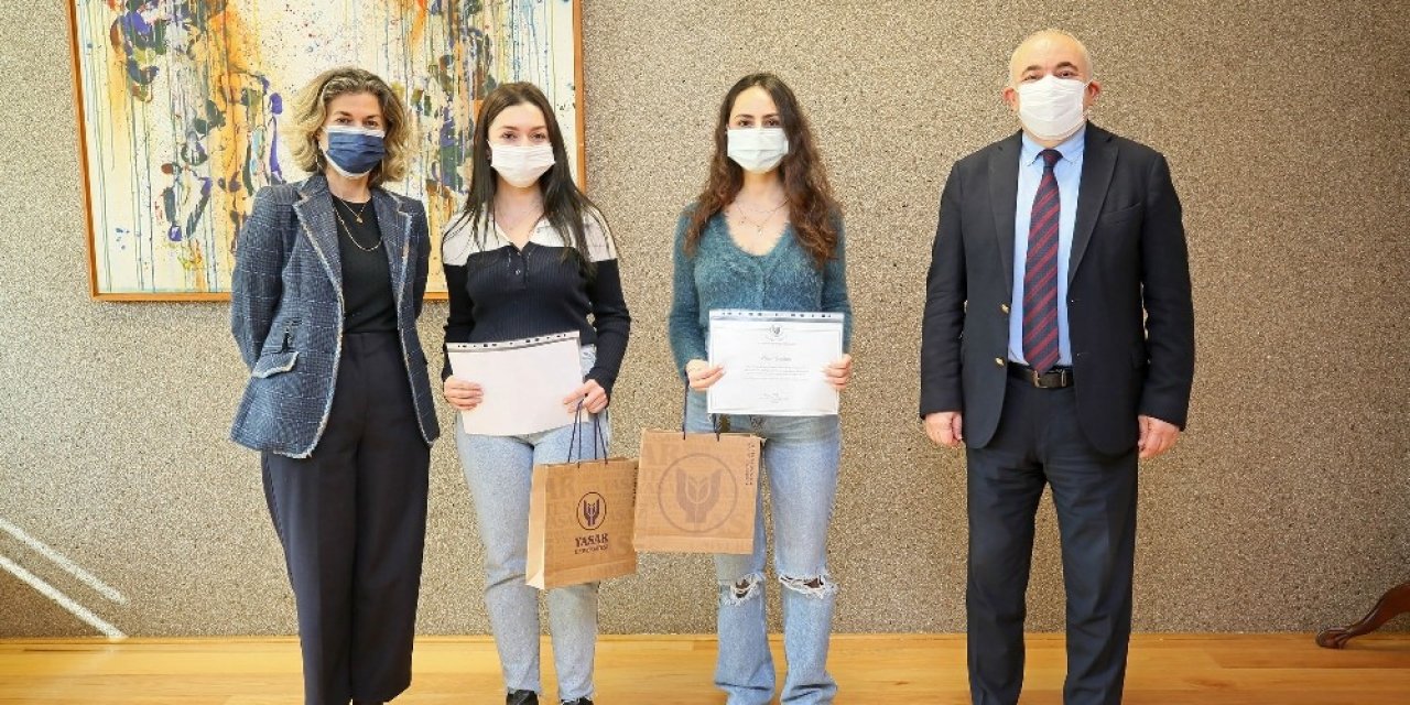 Hukuk Öğrencilerine Ödül