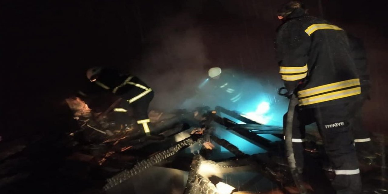 Karaağaç Köyü Camisinde Yangın Çıktı