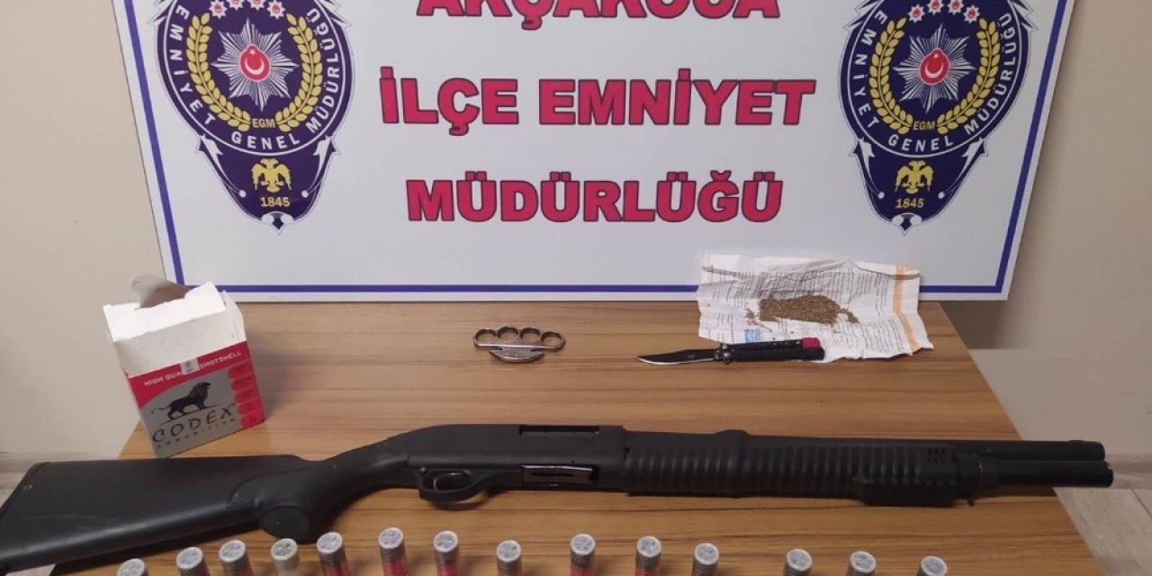 Covid Denetiminde Araçtan Uyuşturucu Madde, Muşta Ve Av Tüfeği Çıktı