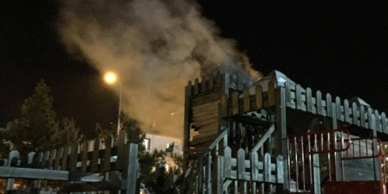 Çocukların Oyun Alanını Yaktılar