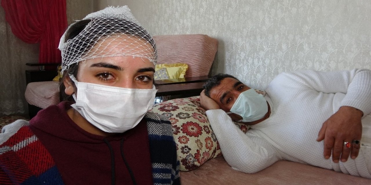 Jandarma Kapısında Nöbet Tutuyor