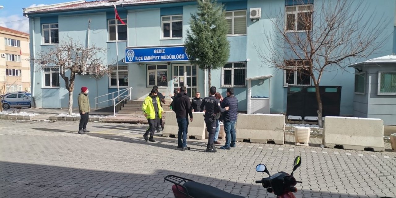 Gediz’de Olası Can Kaybını Polis Önledi