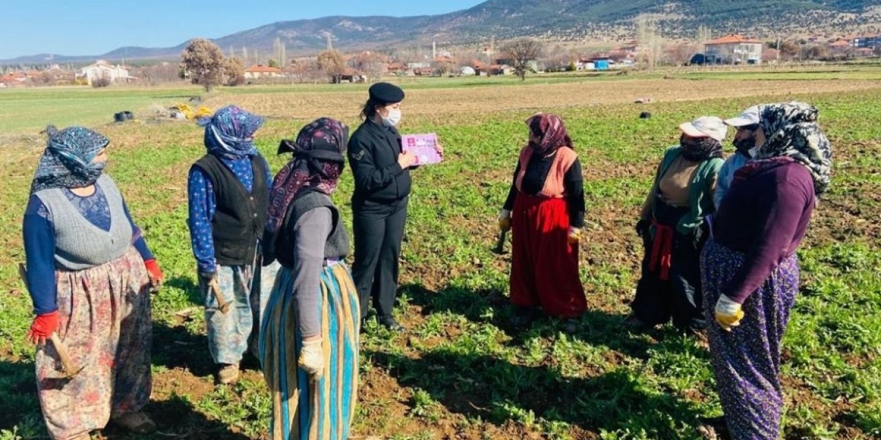 Jandarma 123 Kadına “kades” Uygulamasını Anlattı