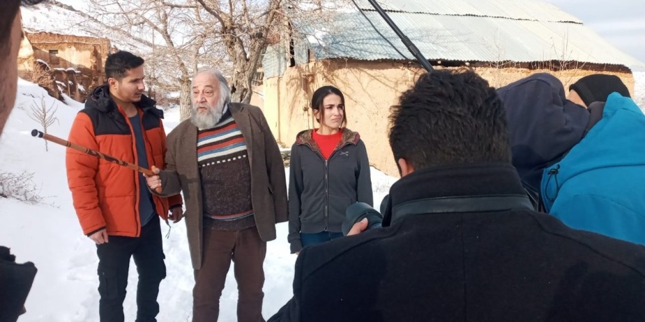 Usta Oyuncu Korona Virüse Yenik Düştü
