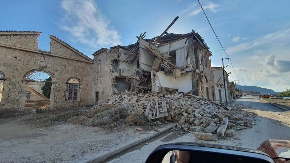 6.6 büyüklüğündeki deprem Sisam Adası’nda da yıkımlara sebep oldu.