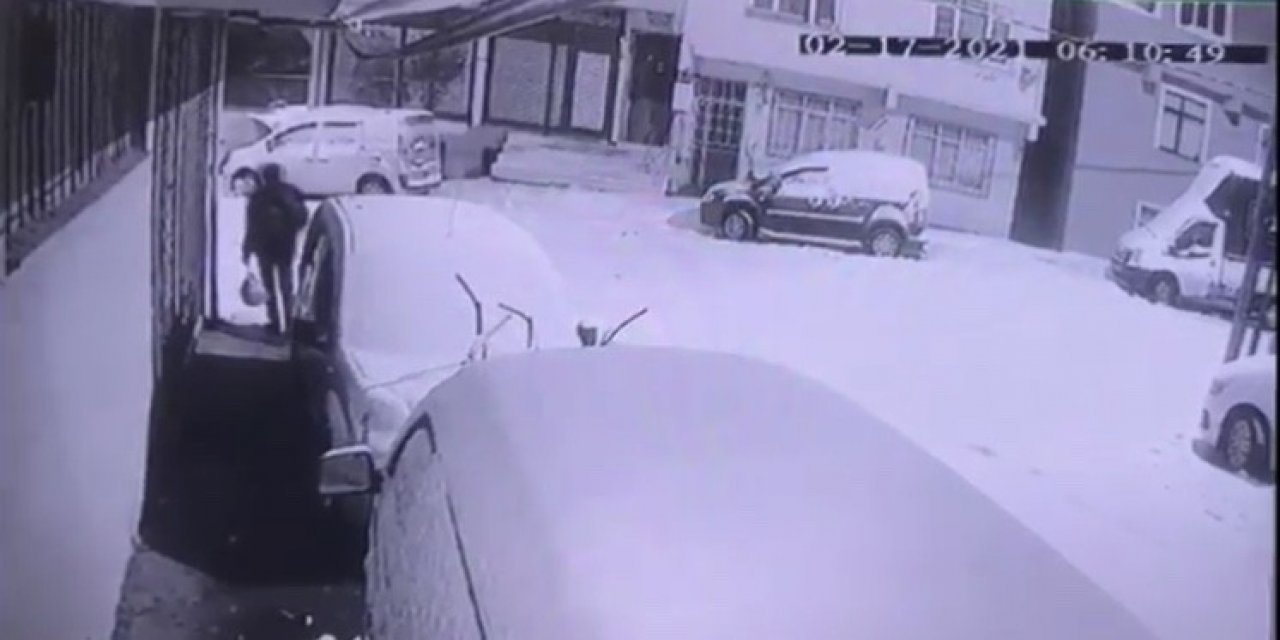 Sultanbeyli’de Otomobilden Hırsızlık Kamerada