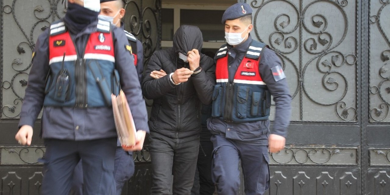 Uyuşturucu Ticaretinden Aranan Firari, Jandarma Tarafından Kıskıvrak Yakalandı