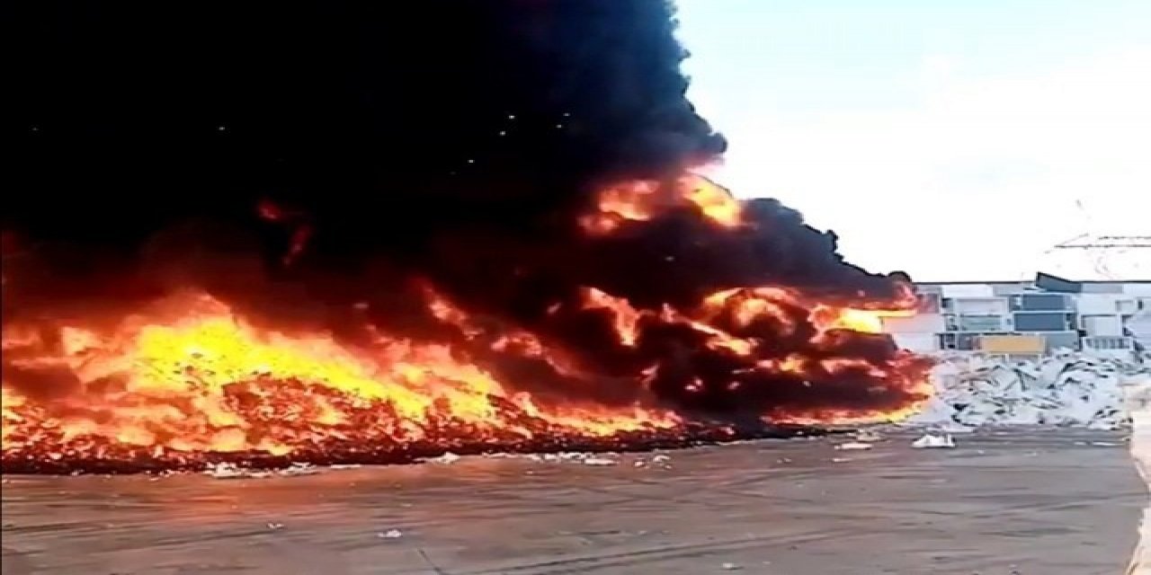Manisa’da Geri Dönüşüm Fabrikasında Yangın