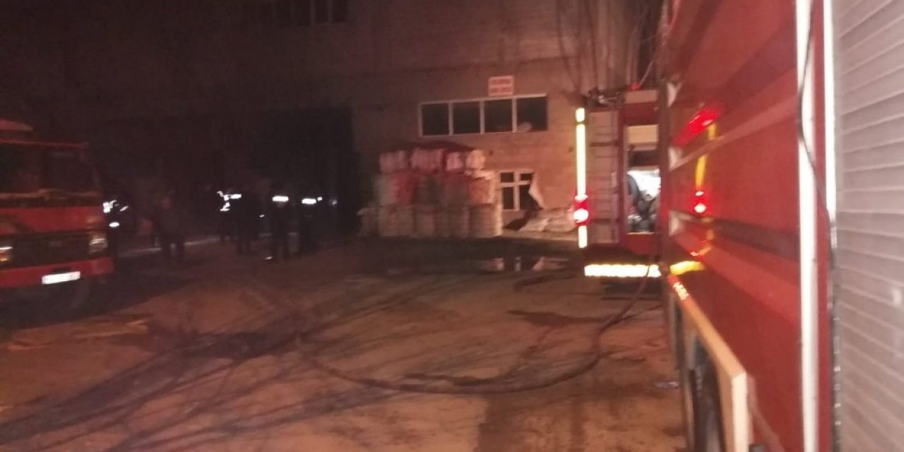 Pamuk Deposunda Çıkan Yangını İtfaiye Söndürdü
