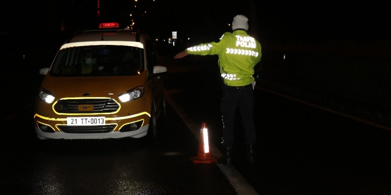 56 Saatlik Sokağa Çıkma Kısıtlamasıyla Diyarbakır’da Denetimler Başladı