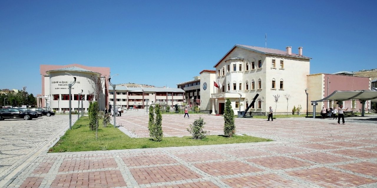 Bayburt Üniversitesinde Eğitim Öğretim Yüz Yüze, Hibrit Ve Uzaktan Eğitim Modelleriyle Gerçekleştirilecek