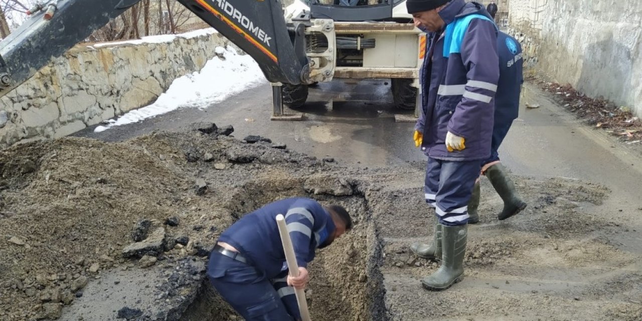 Hakkari’de Su Arızası Çalışması