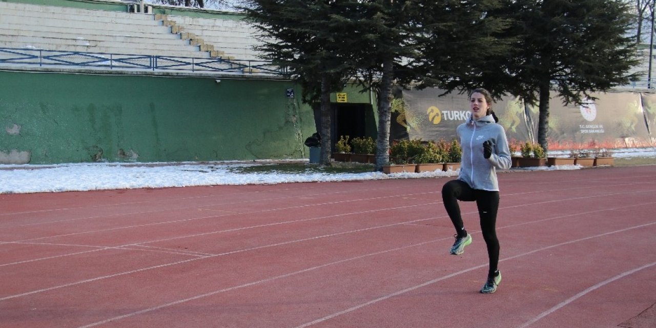 18 Yıl Sonra Cumhurbaşkanı Erdoğan’ın Karşısına Milli Sporcu Olarak Çıktı