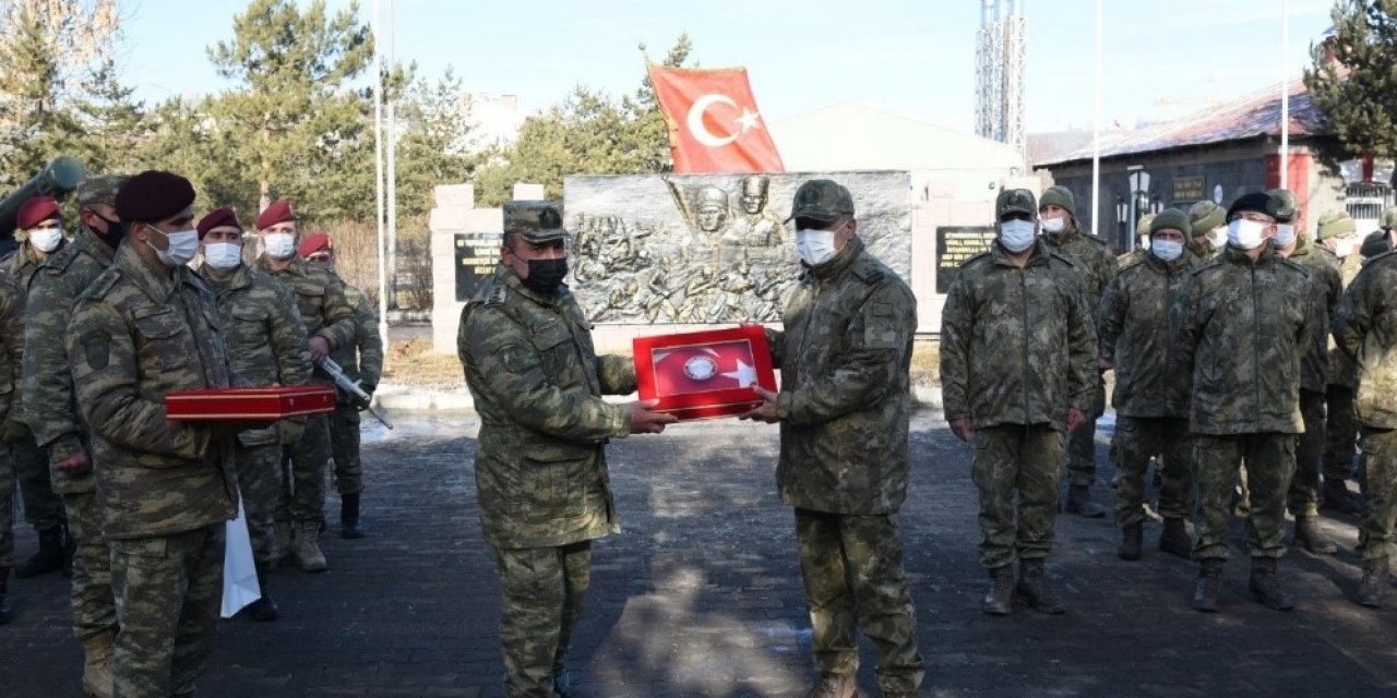 Kış Tatbikatına Katılan Azerbaycanlı Askerler Evlerine Uğurlandı
