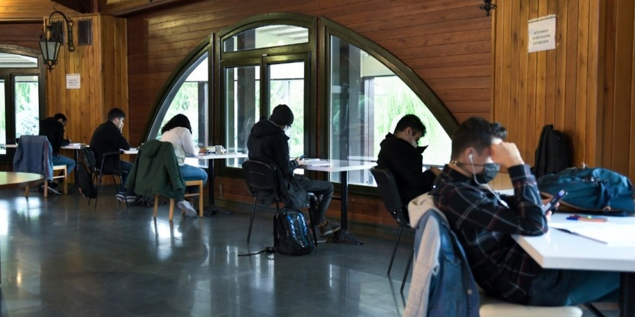 Cemil Meriç Halk Kütüphanesi Yeni Yerine Taşındı