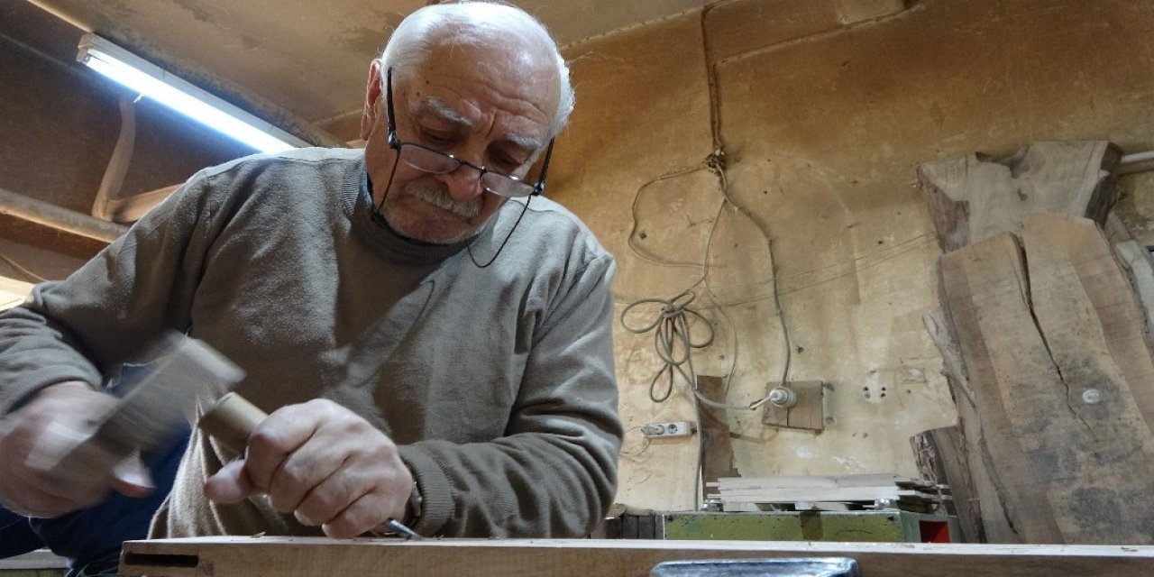 71 Yıldır Ceviz Ağaçlarını Sanat Eserlerine Dönüştürüyor