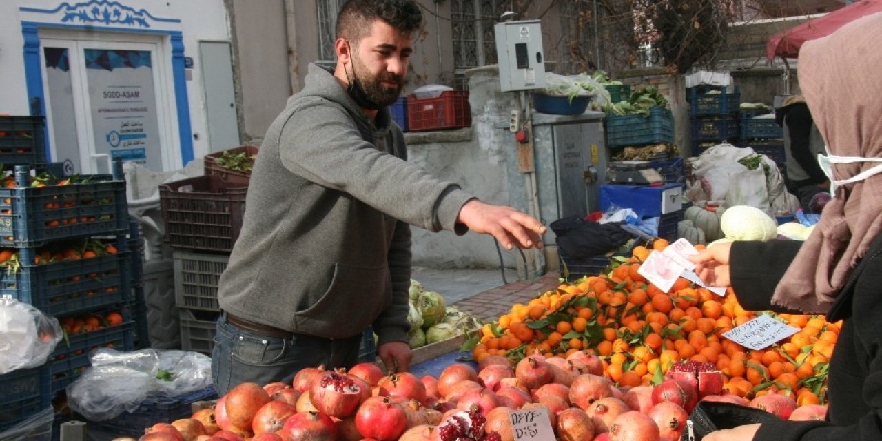 Soğuk Havalar Pazarlarda Meyve Fiyatlarını Etkiledi