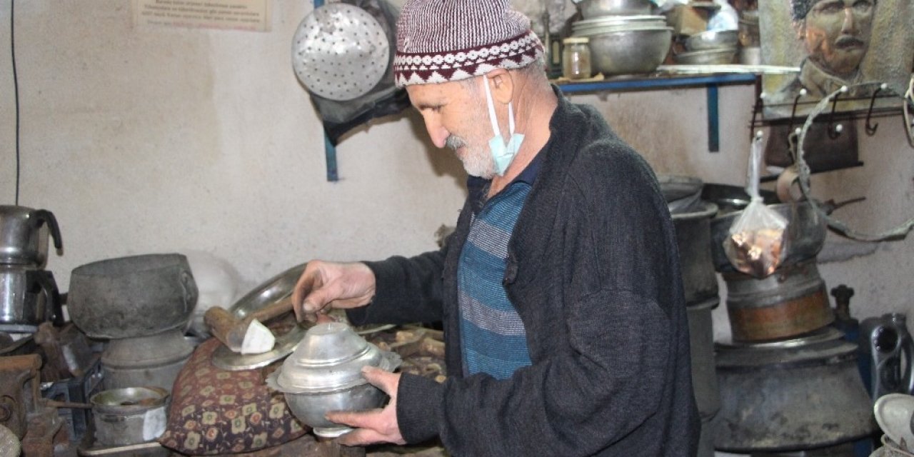 Burdur’un Son Kalaycıları Mesleklerini Ayakta Tutmaya Çalışıyor