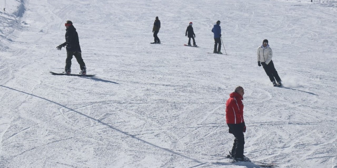 Kartalkaya’da Tatilci Yoğunluğu
