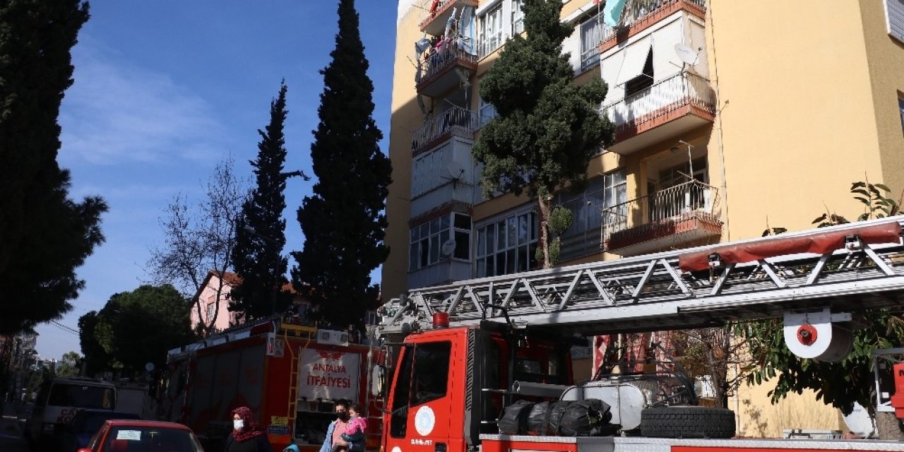 Antalya’da Aspiratör Yangını Korkuttu