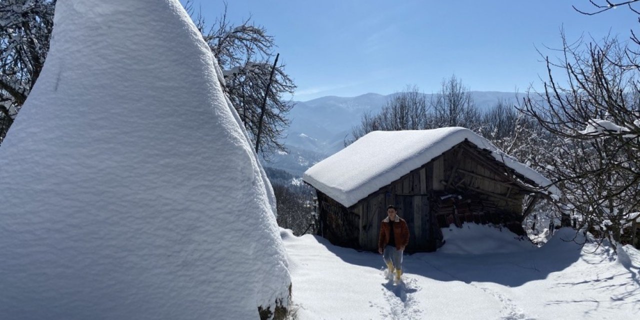 Bartın’da Kar Yağışının Ardından Dev Buz Sarkıtları Oluştu