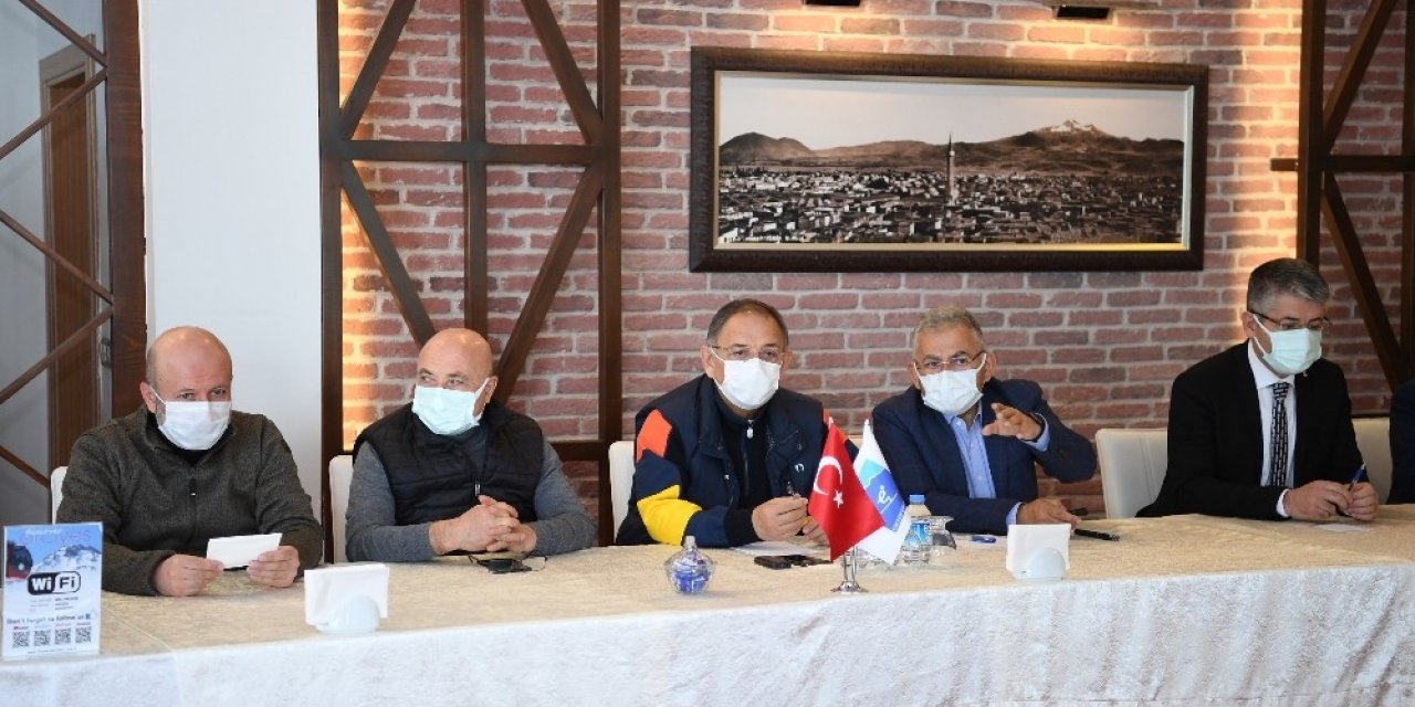 Başkan Büyükkılıç’tan Özhaseki’ye Zirvede ’yatırım’ Sunumu