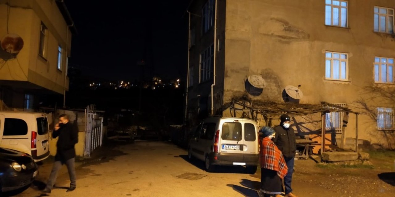 Pendik’te Bıçaklı Dehşet: Annesini Kalbinden Bıçakladı