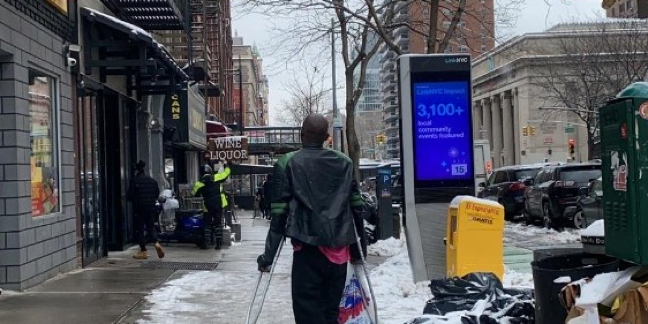 New York’ta Evsizler, Kar Fırtınası İle Mücadele Ediyor