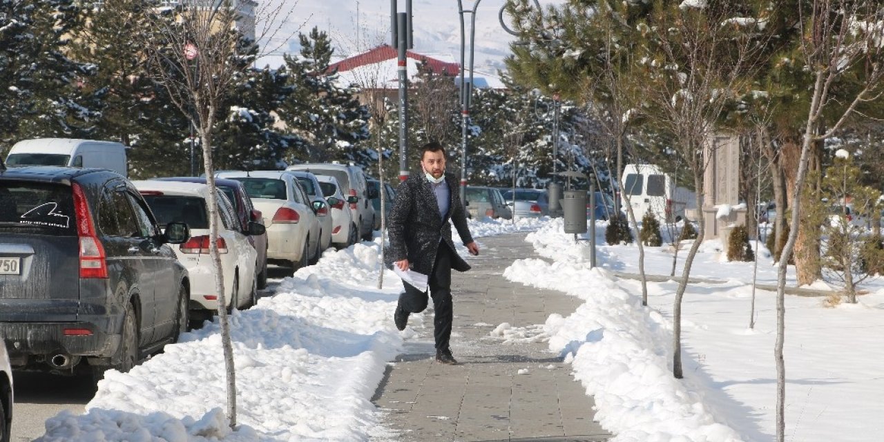 Adaylar Ales’e Girebilmek İçin Eksi 18 Derecede Koştular, 10.00’dan Sonra Gelen Aday Sınava Alınmadı