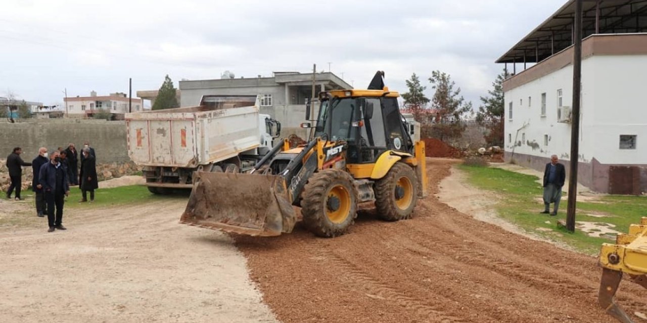 Bozova’da Yol Yapım Çalışmaları Devam Ediyor
