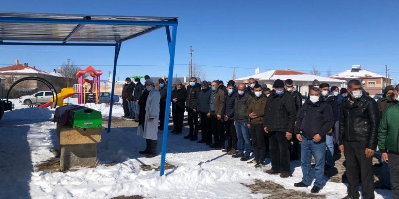 İ̇ş Arkadaşı Tarafından Öldürülen Kadın Kayseri’de Toprağa Verildi