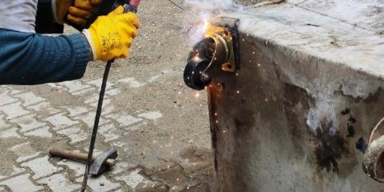 Bağlar Belediyesi Çöp Konteynerlerini Kendi İmkanlarıyla Yeniliyor