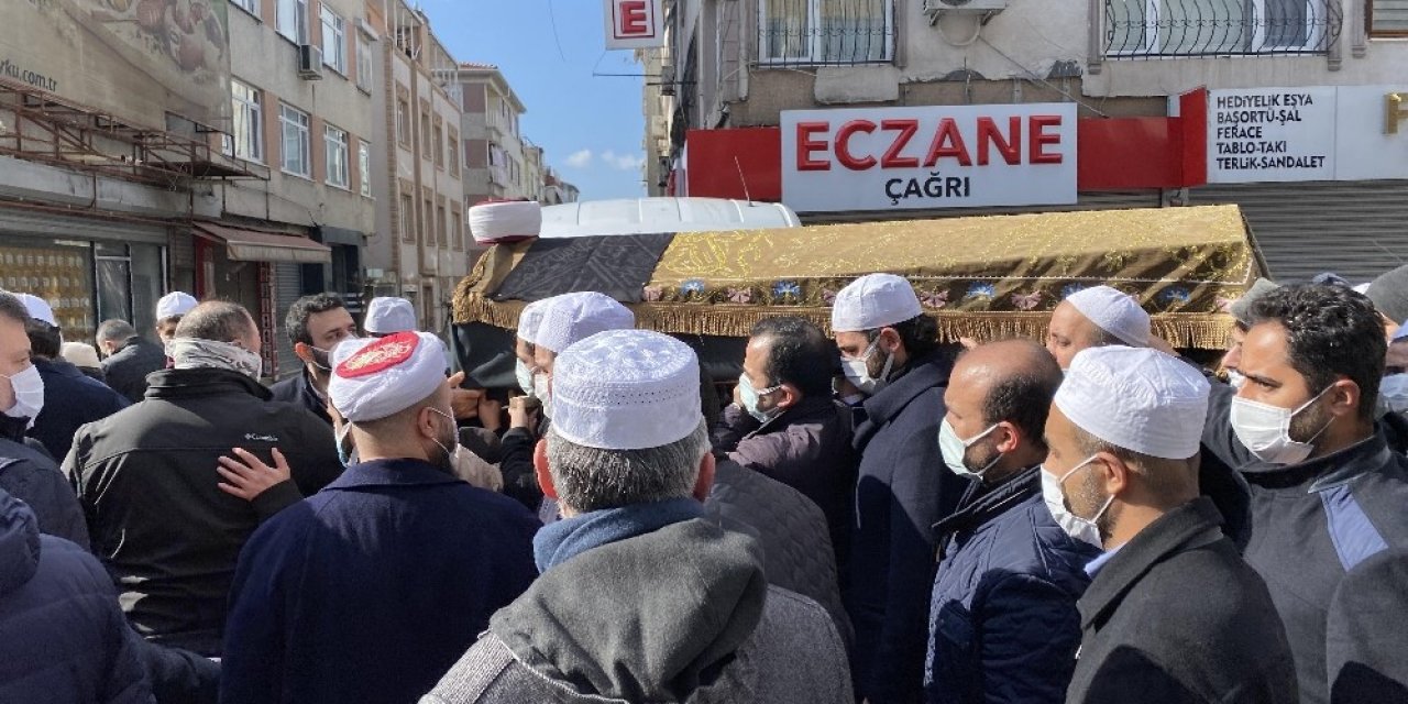 İ̇lahiyatçı Muhammet Emin Saraç’ın Cenazesi Evinden Alındı