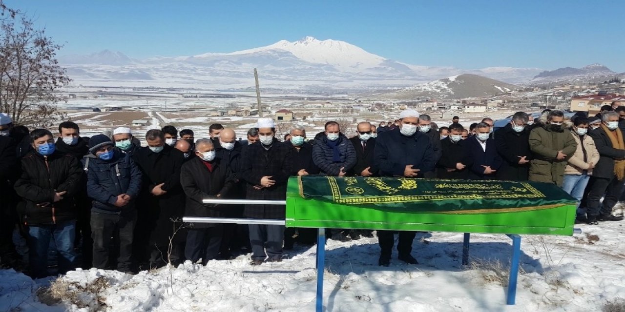 Ak Parti Tbmm Grup Amiri Halil Ergen’in Annesi Son Yolculuğuna Uğurlandı