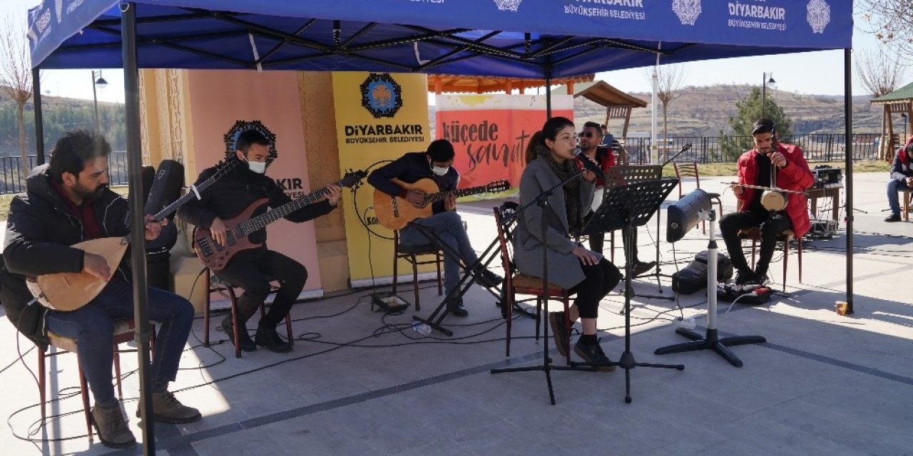 ’küçede Sanat Var’ Etkinliği Eğil Sokaklarında