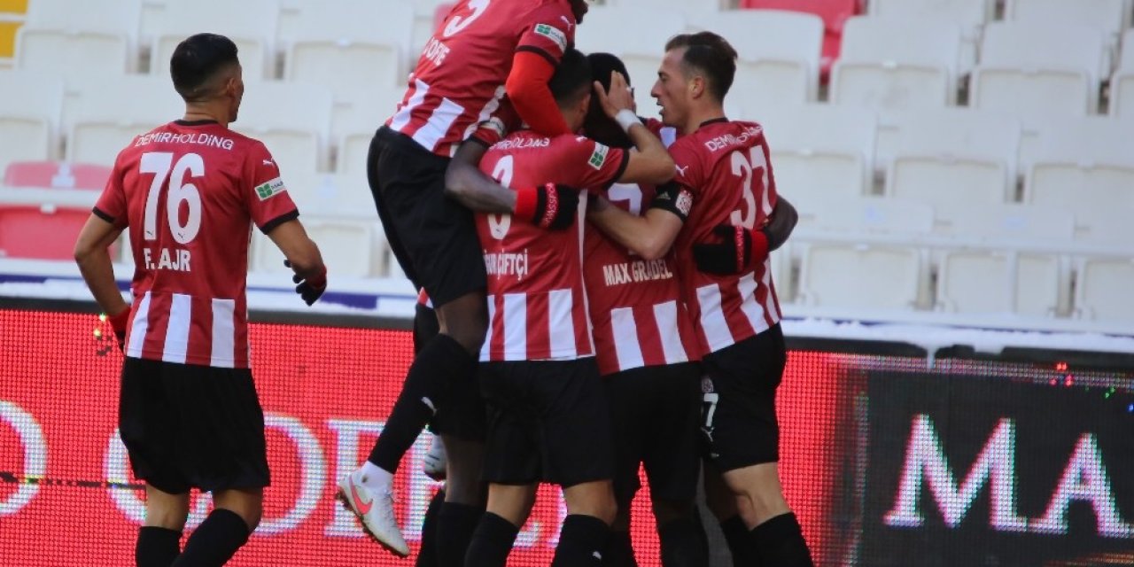 Süper Lig: Dg Sivasspor: 1 - Kayserispor: 0 (i̇lk Yarı)
