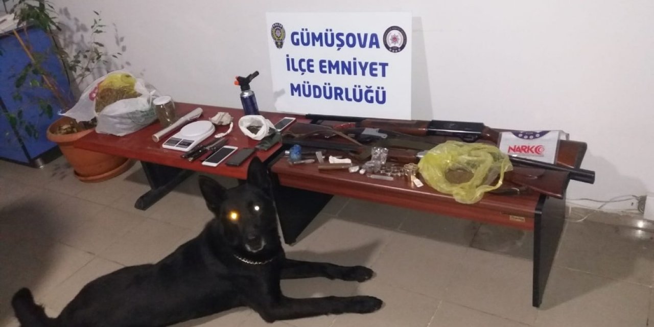 Polisin Dikkati Cephaneliği Ortaya Çıkardı