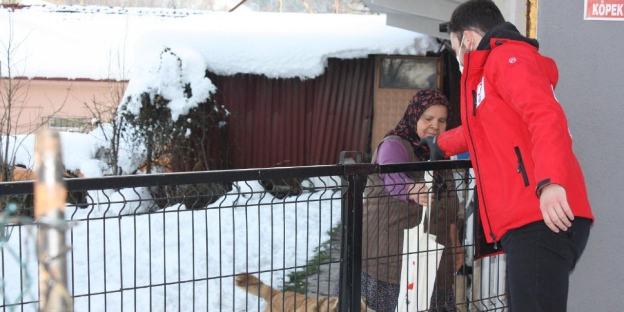 Kızılay Gönüllüleri Yığılca’ya Çıkartma Yaptı