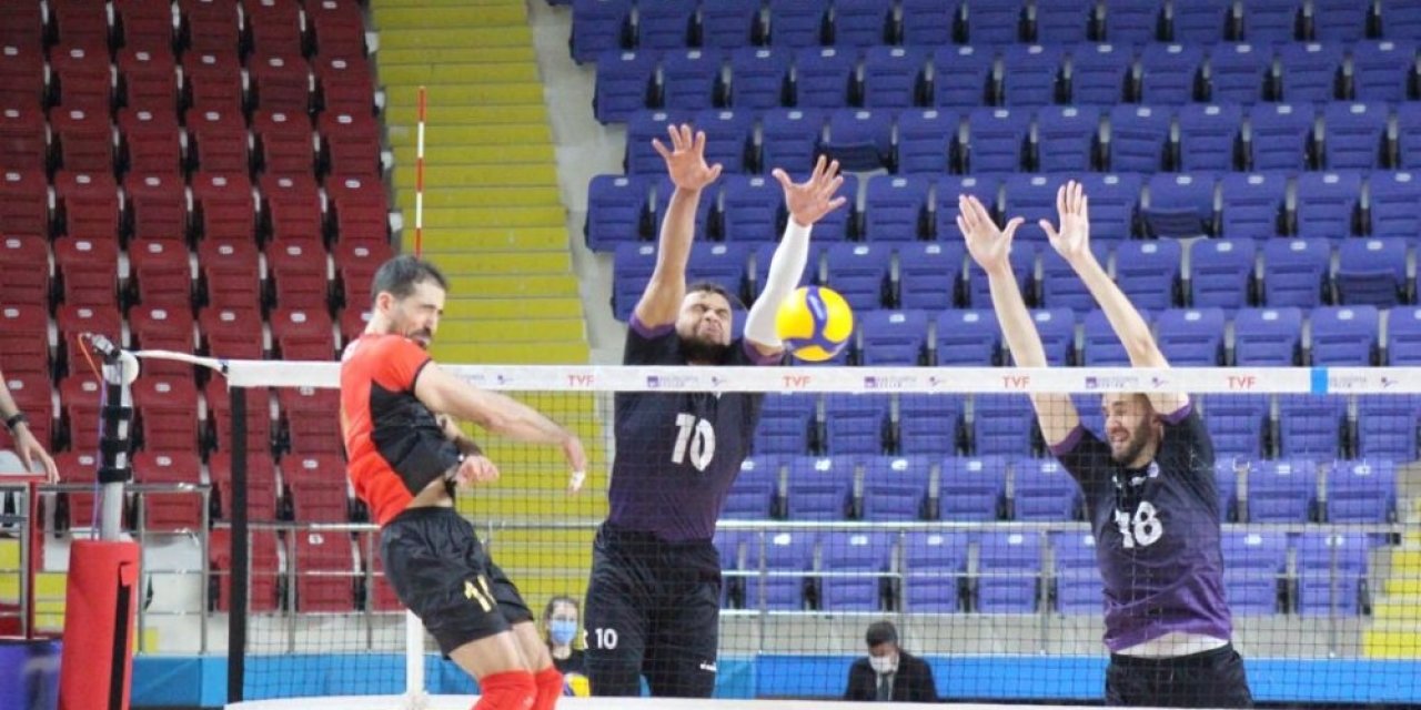 Efeler Ligi: Afyon Belediye Yüntaş: 2 - Spor Toto: 3