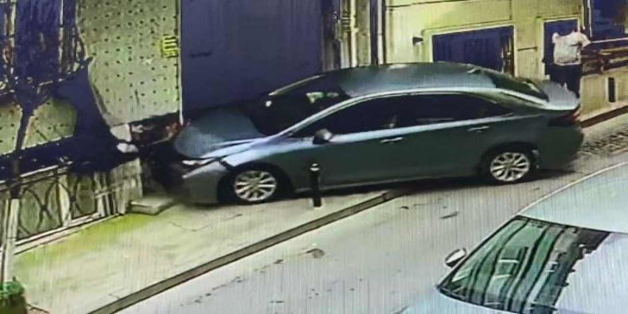 İ̇stanbul’un Göbeğinde Dehşet Anları: Bastonlu Yaşlı Adam Takla Attı