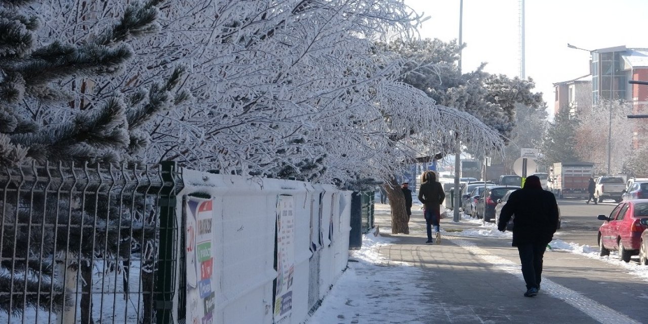 Göle Donuyor, Eksi 26 Derece