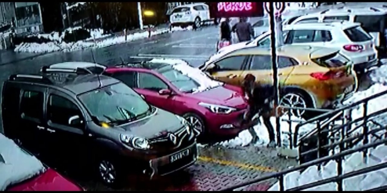 Ümraniye’de 3 Hırsız Gündüz Vakti Önce Eve Girdi Sonra Arabaları Çaldı