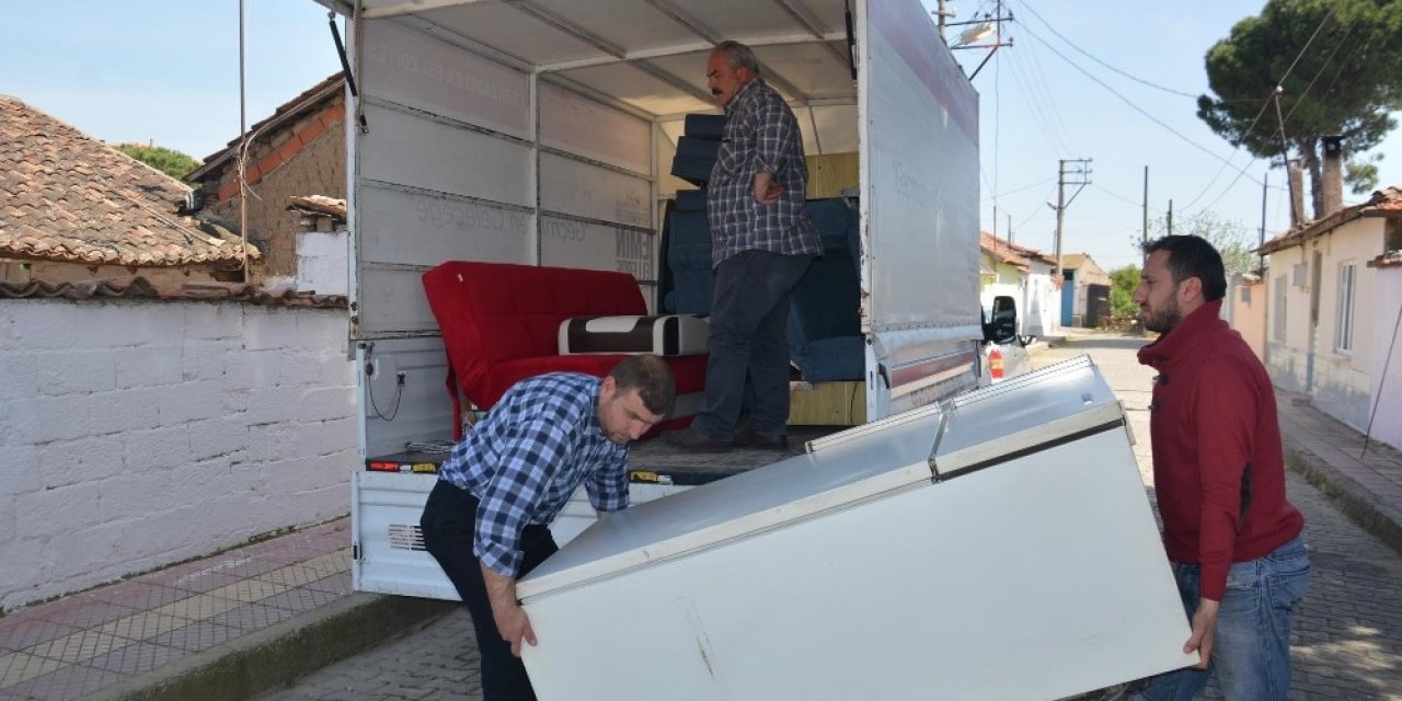 Şehzadeler Belediyesi ‘atma Paylaş’ Projesiyle Yüzleri Güldürüyor