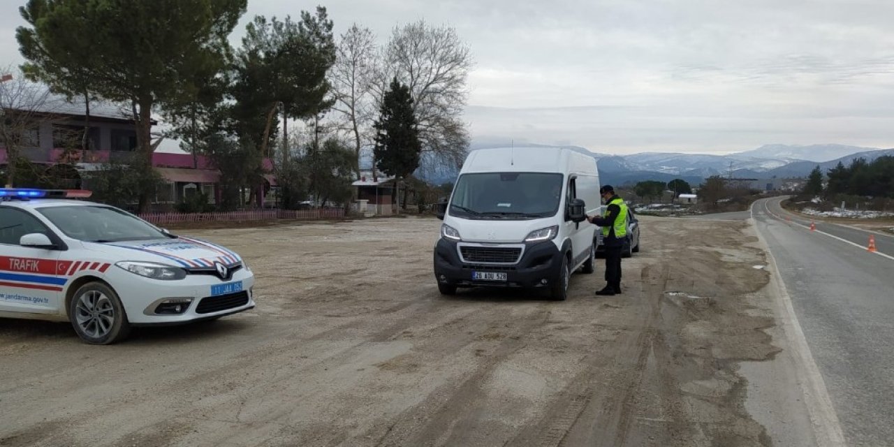 Işıklı Ve Sesli Uyarı İşaretlerini Usulsüz Kullan Sürücülere Ceza Yağdı