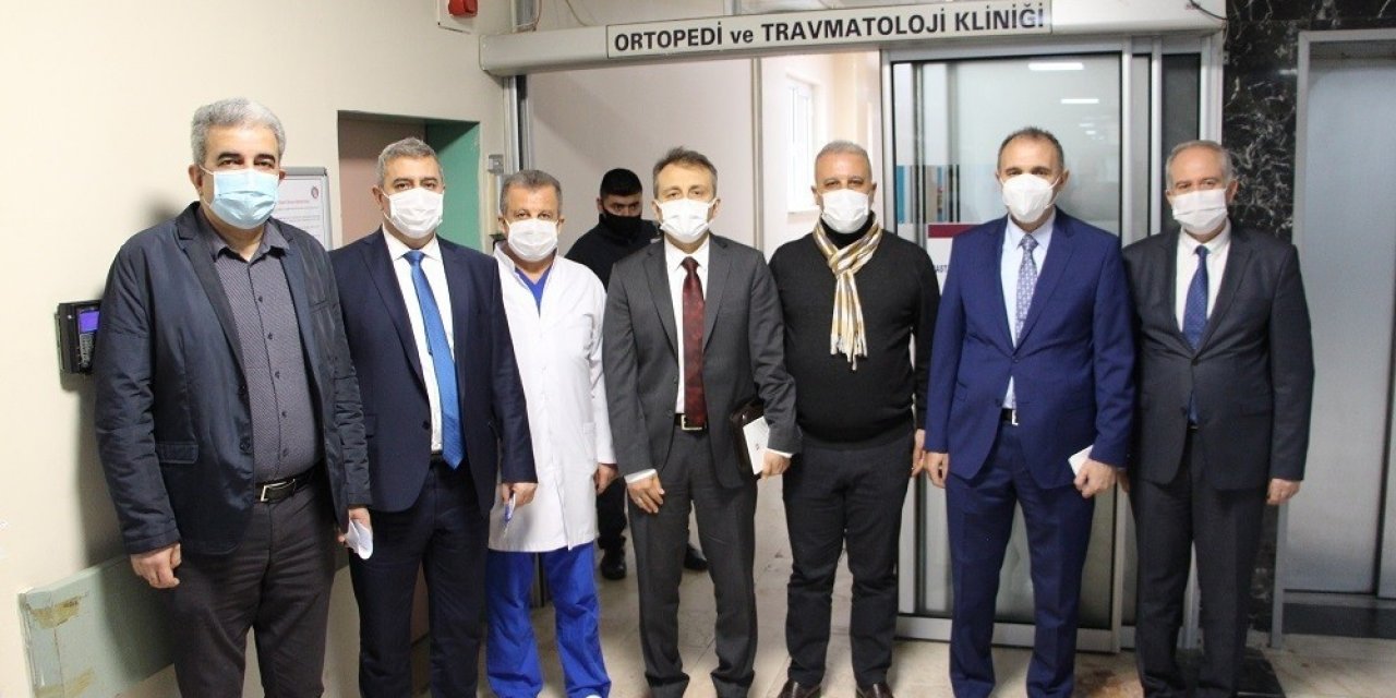 Rektör Göktaş, Öğretim Üyeleriyle Bir Araya Geldi