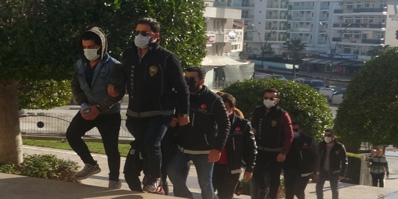 Marmaris’te Uyuşturucu Tacirleri Adliyeye Sevk Edildi